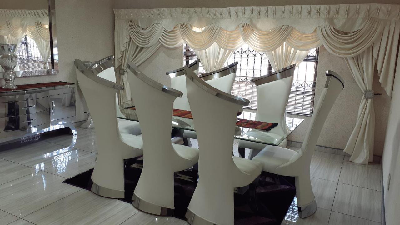 Angelocean Guest House วิตแบงก์ ภายนอก รูปภาพ