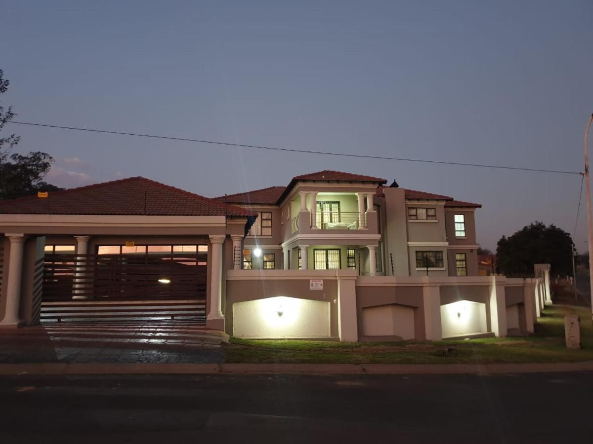 Angelocean Guest House วิตแบงก์ ภายนอก รูปภาพ