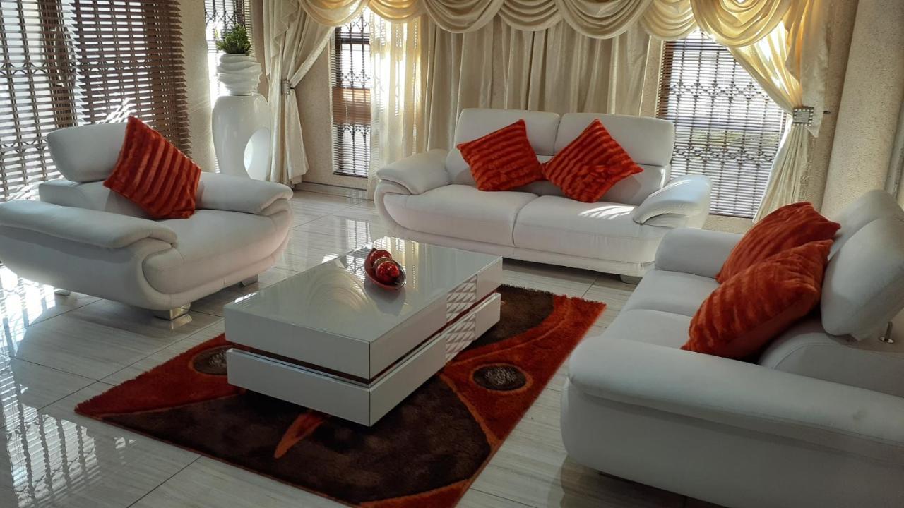 Angelocean Guest House วิตแบงก์ ภายนอก รูปภาพ