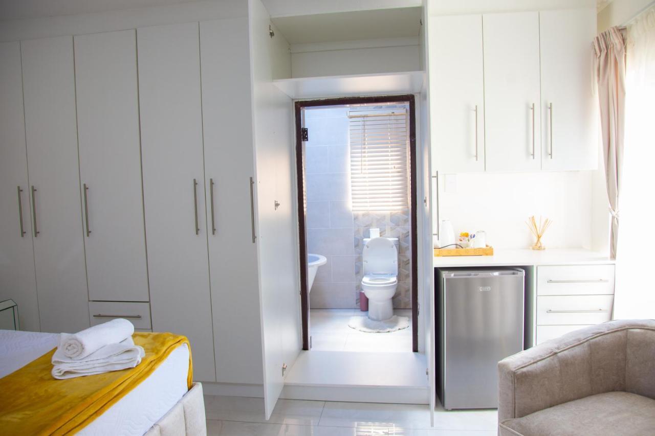 Angelocean Guest House วิตแบงก์ ภายนอก รูปภาพ